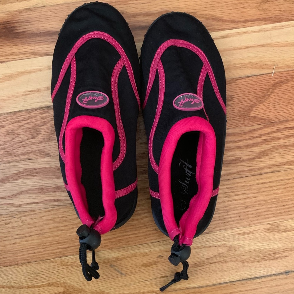 Girls swim shoes.